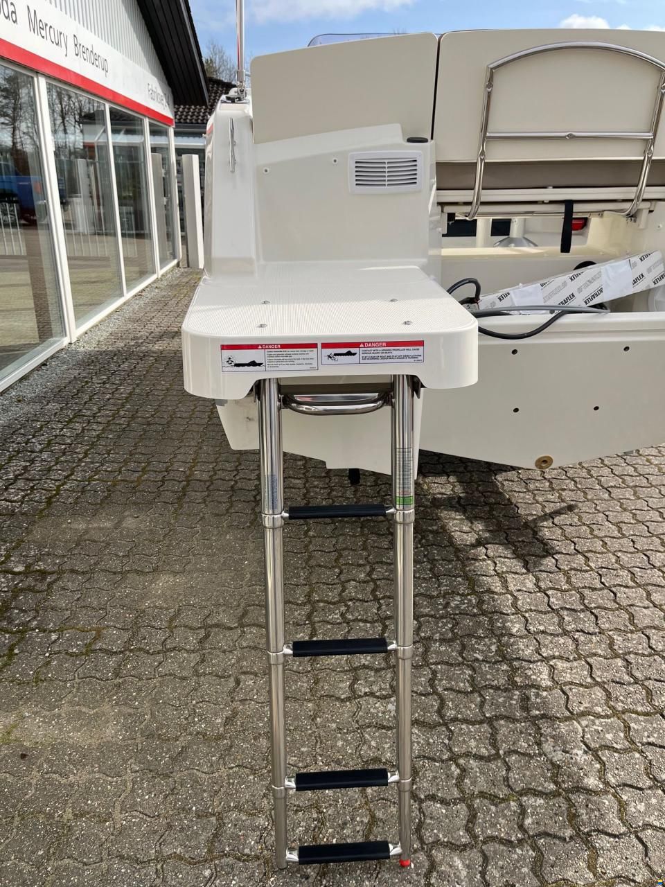 Quicksilver Activ 555 Cabin med 100 hk M
