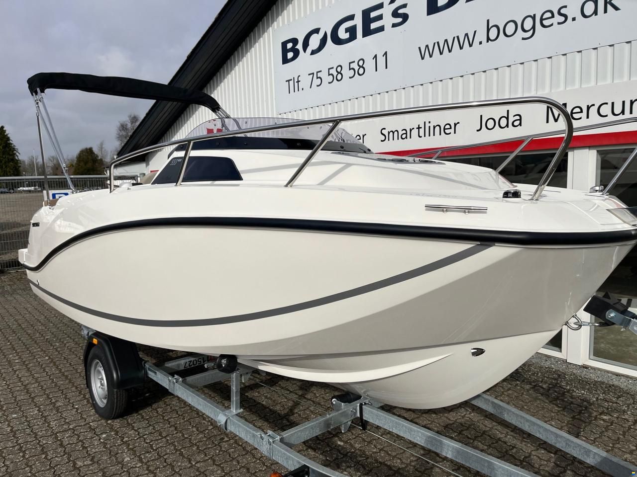 Quicksilver Activ 555 Cabin med 100 hk M