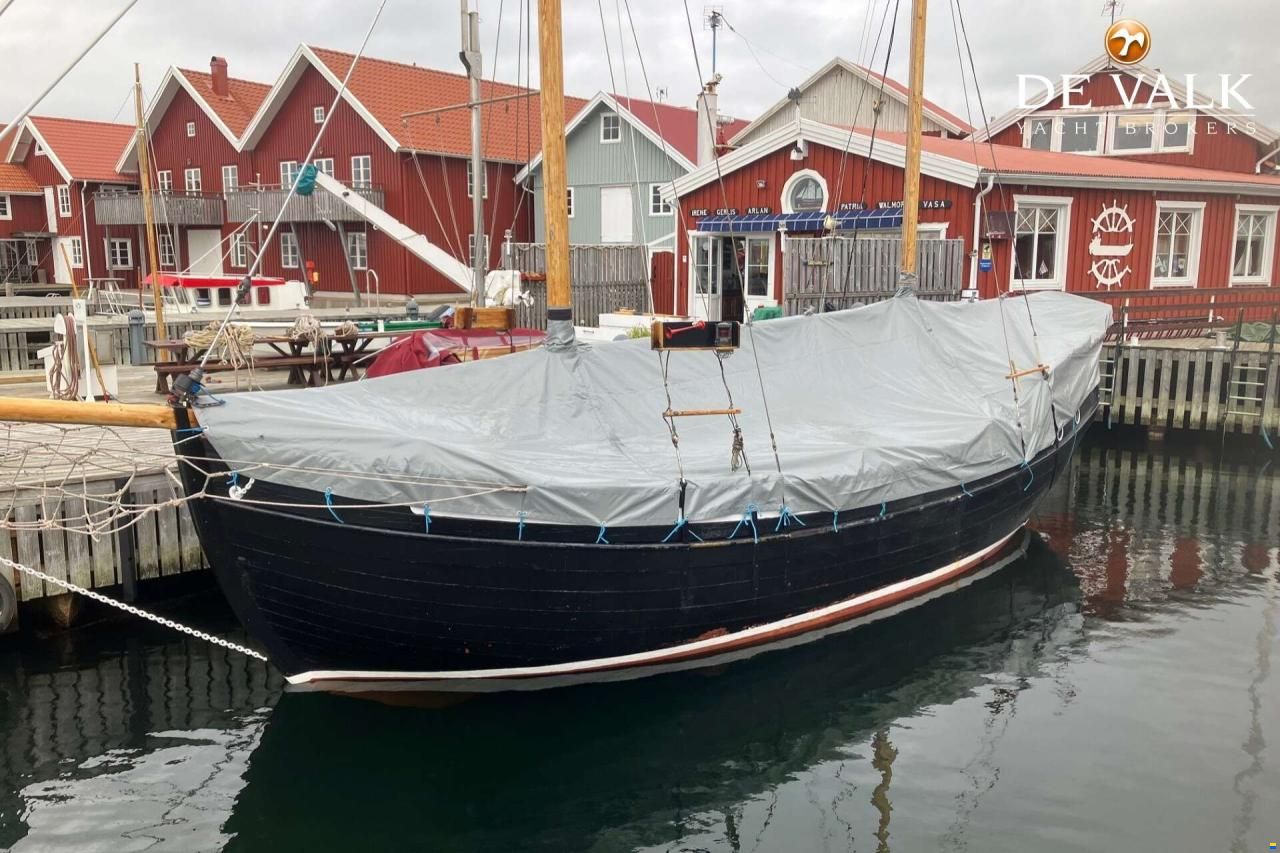 Small sailing ship From Laso