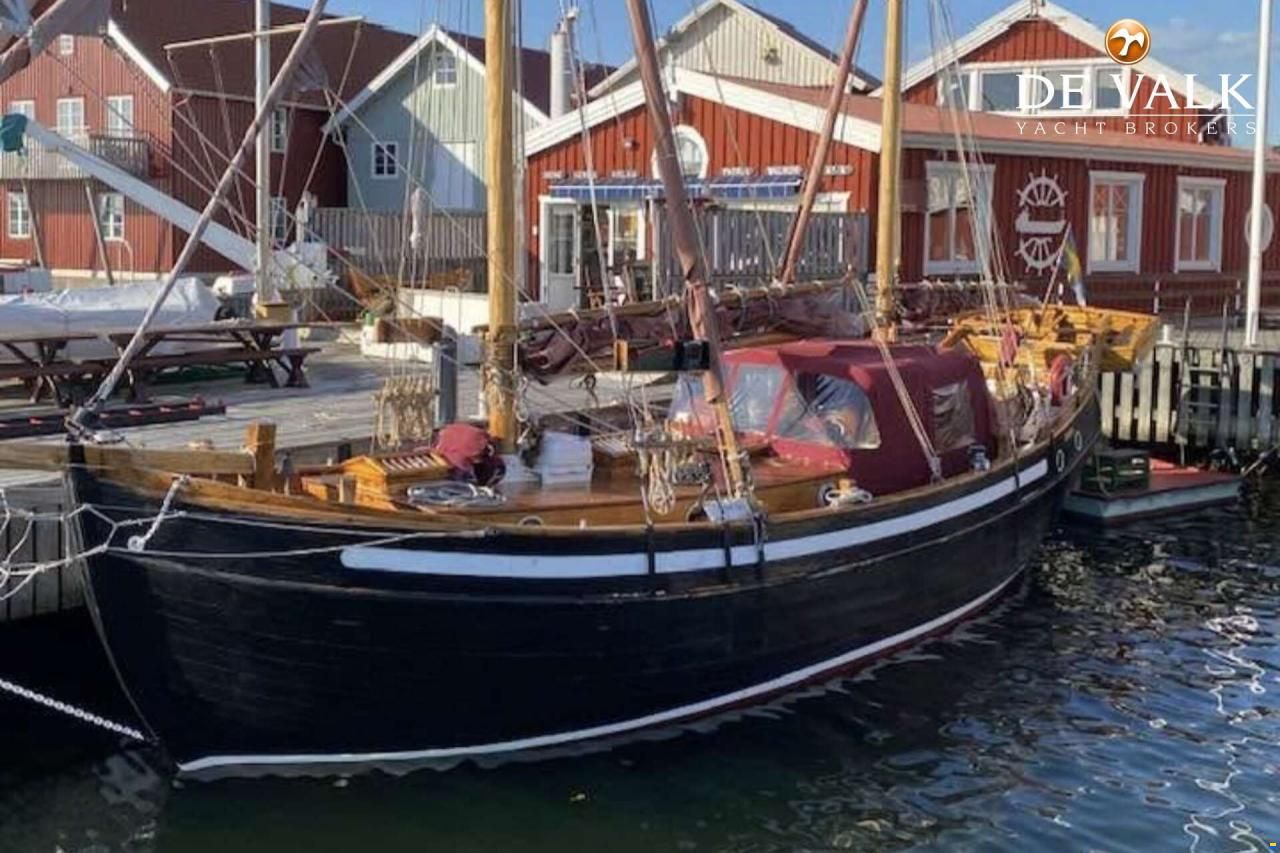 Small sailing ship From Laso