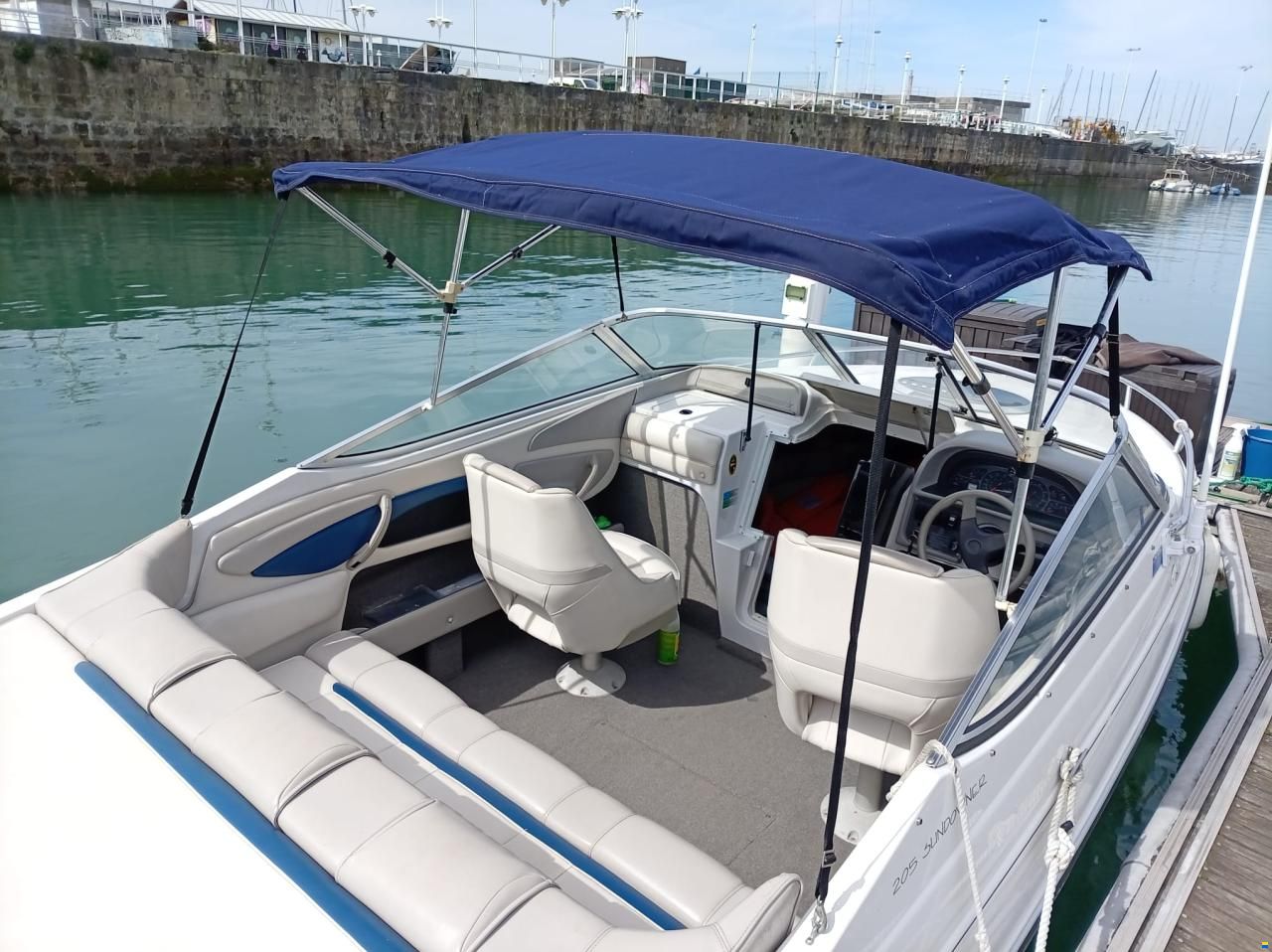 Four Winns Sundowner 205