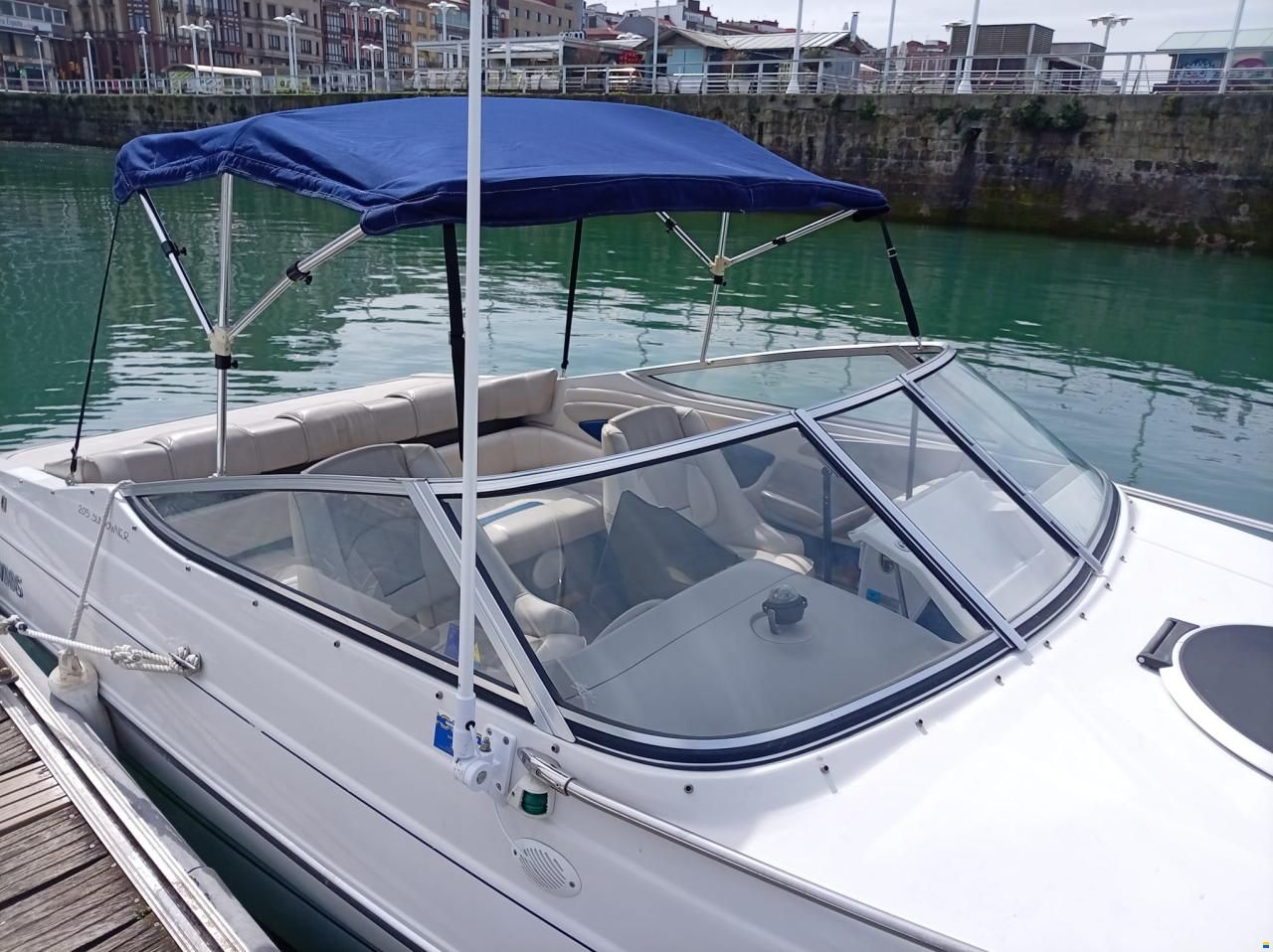 Four Winns Sundowner 205