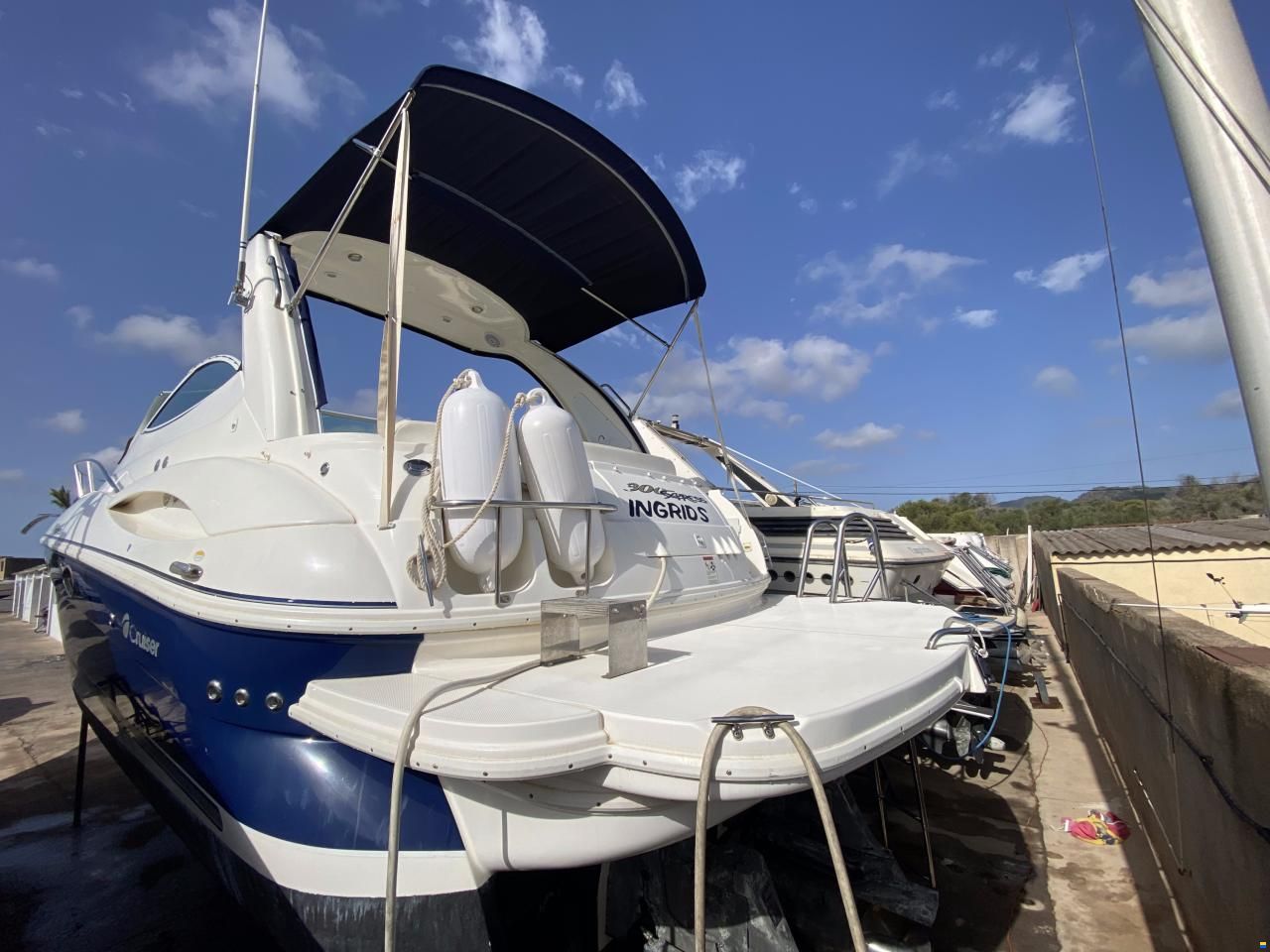 Cruisers 300 Express