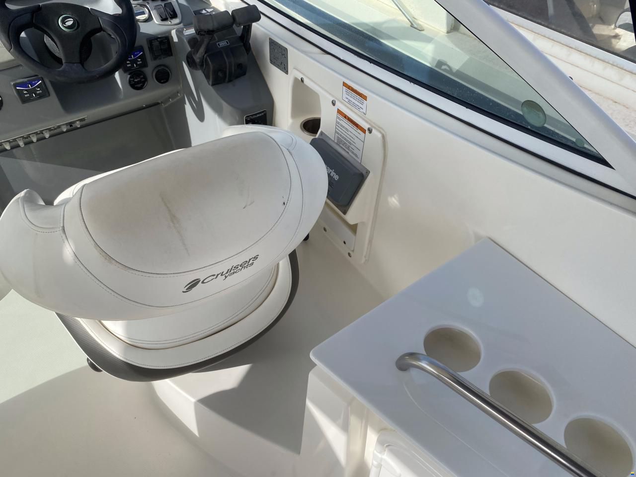 Cruisers 300 Express