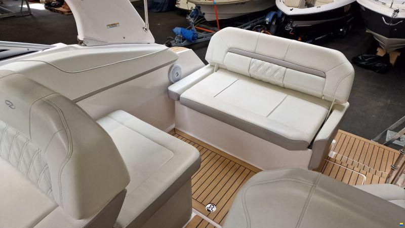 Regal 26 Express