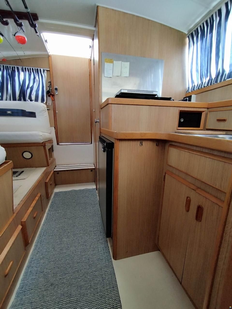 Bertram 28 Flybridge