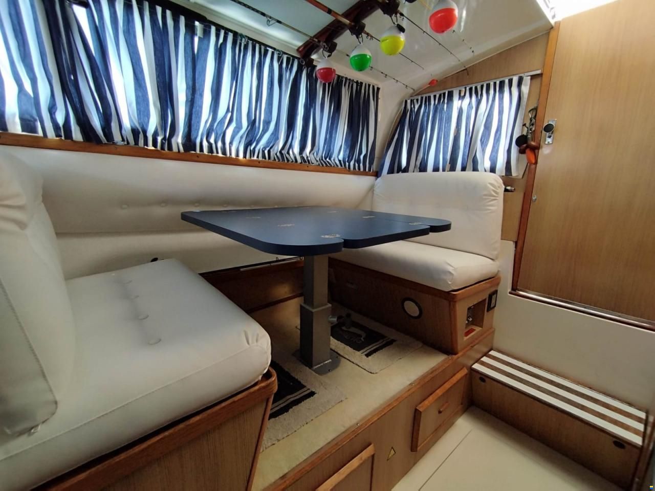 Bertram 28 Flybridge