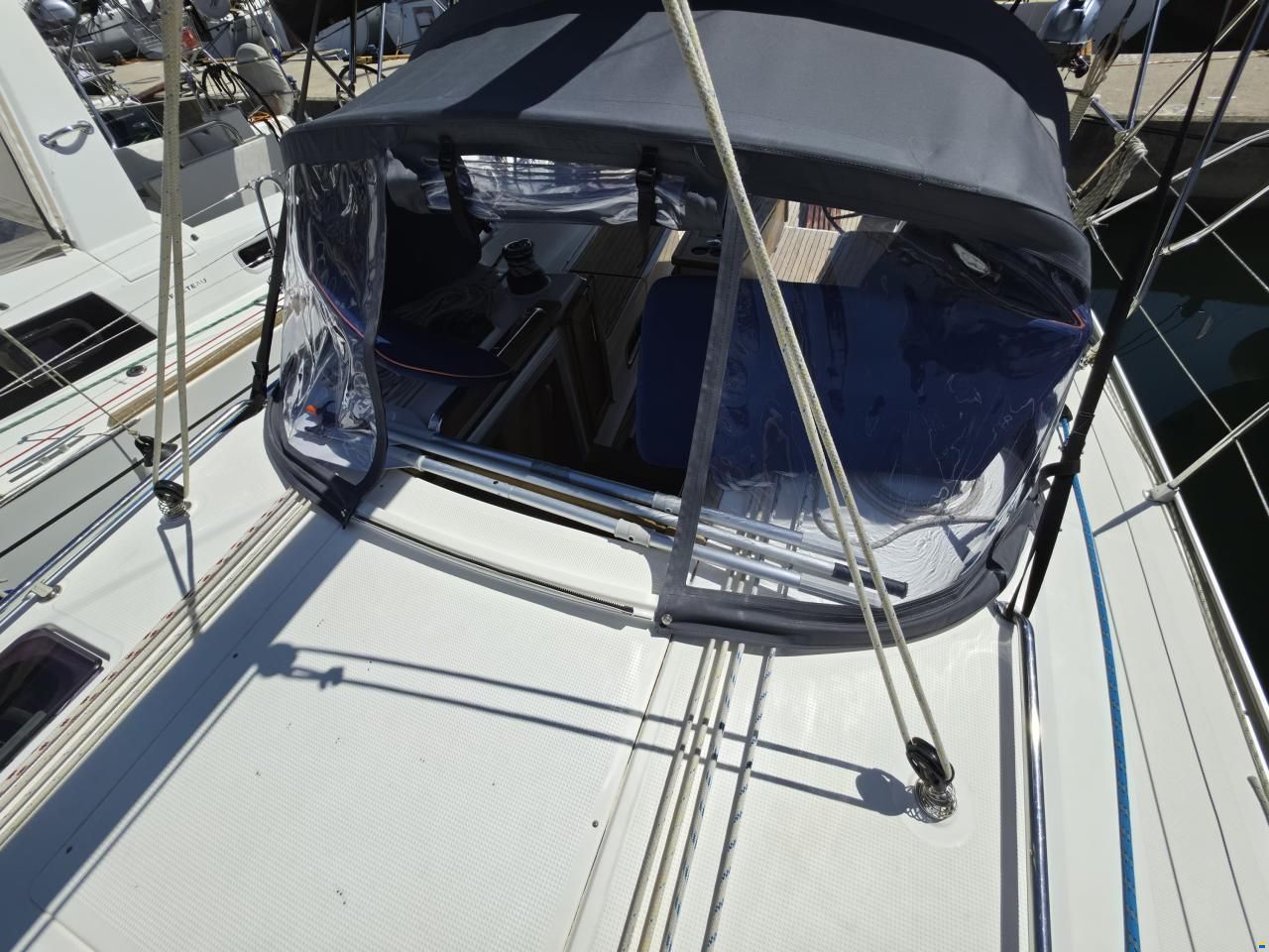 Bavaria CRUISER 37