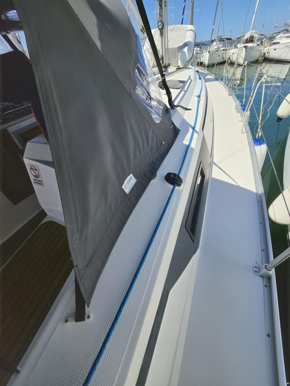 Bavaria CRUISER 37