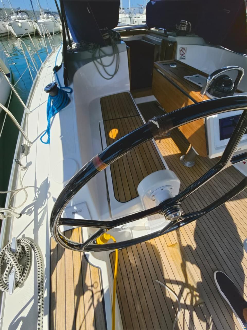 Bavaria CRUISER 37