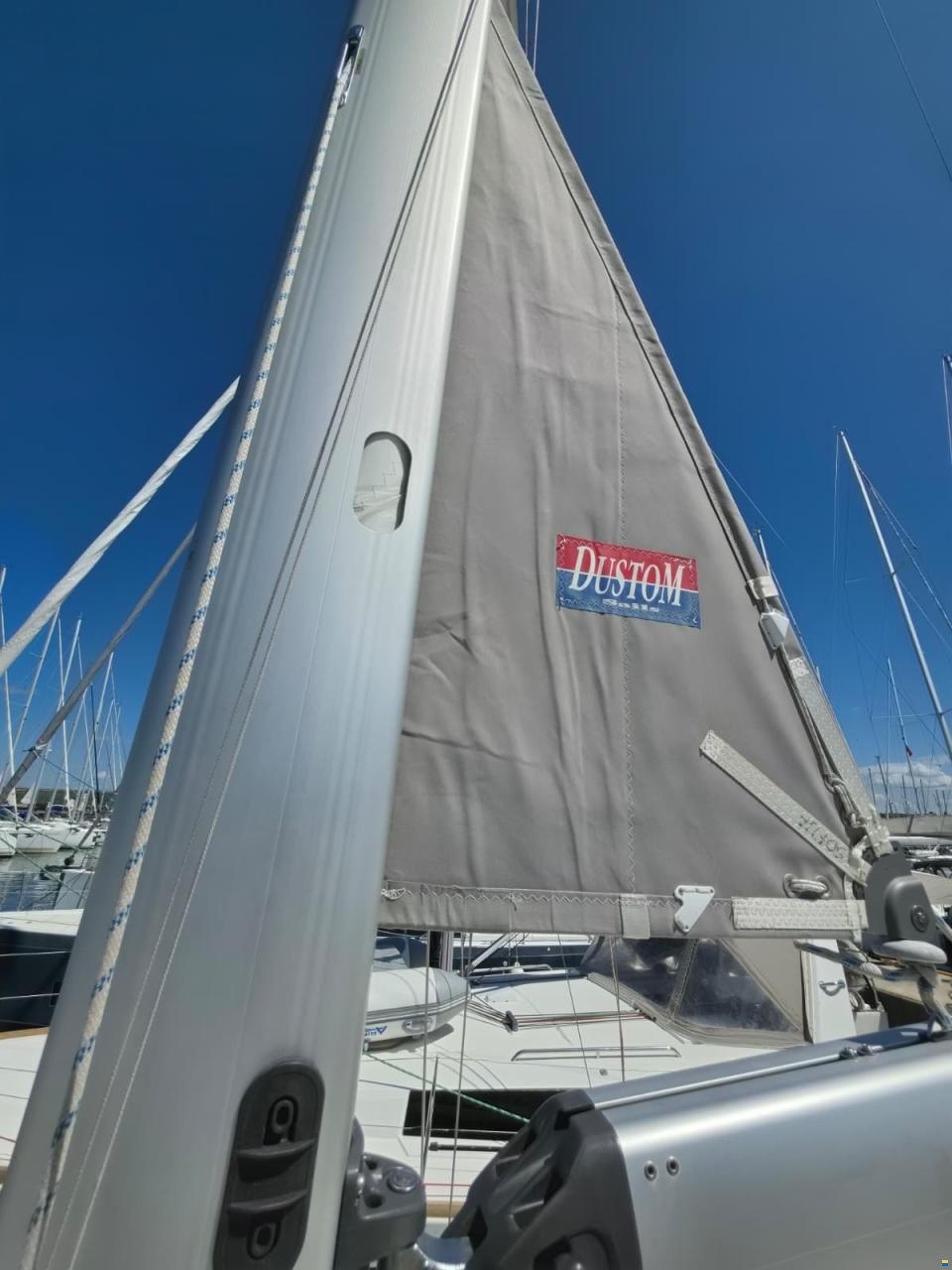 Bavaria CRUISER 37