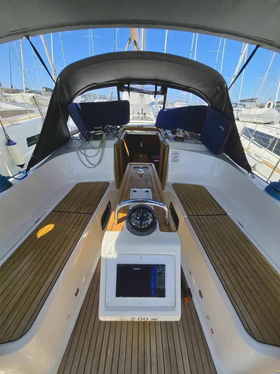 Bavaria CRUISER 37