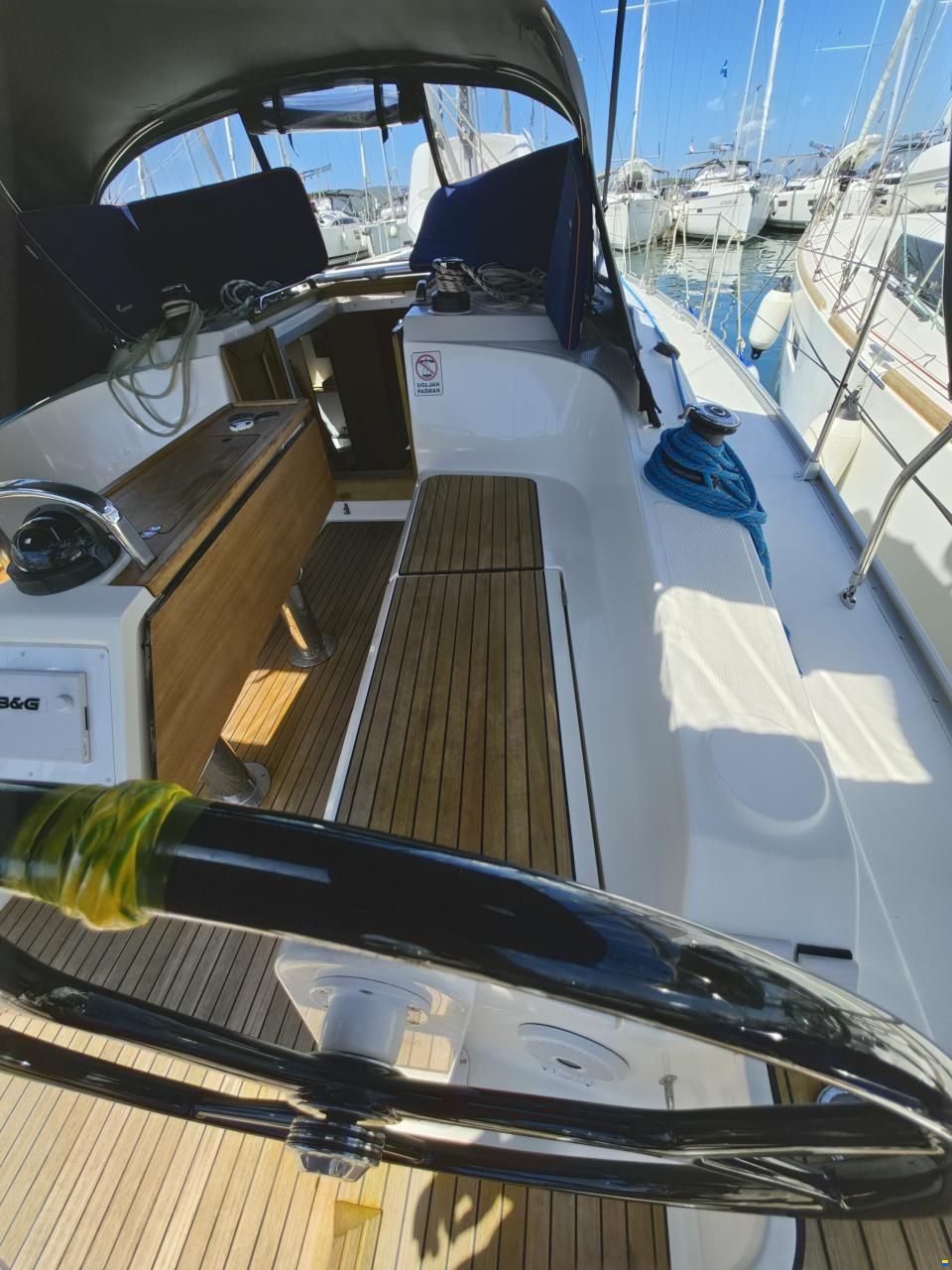 Bavaria CRUISER 37