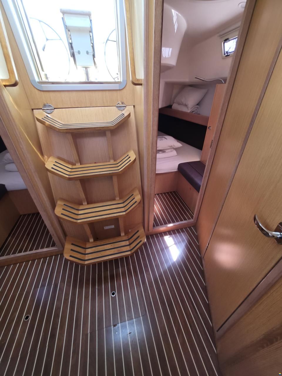 Bavaria CRUISER 37