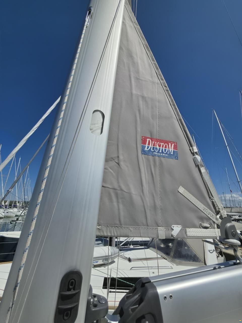 Bavaria CRUISER 37