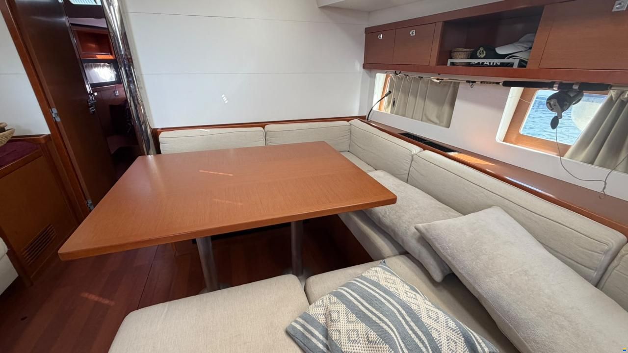Beneteau Oceanis 55