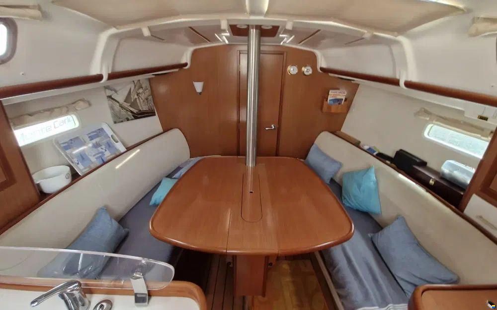Beneteau OCEANIS 323