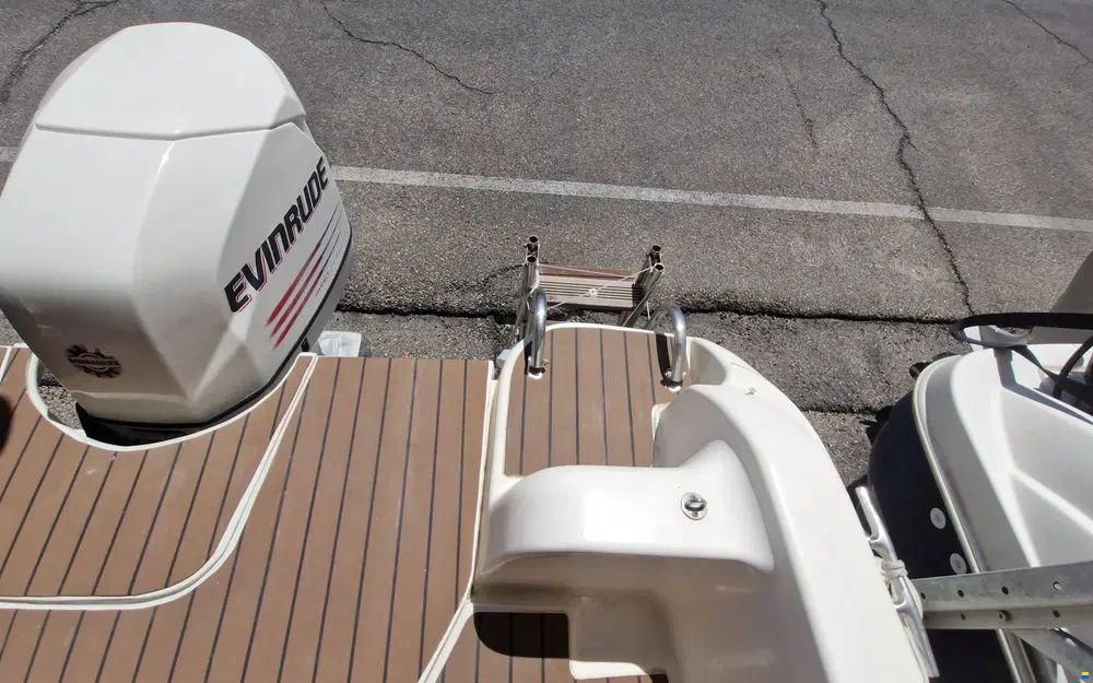 Jeanneau Leader 605