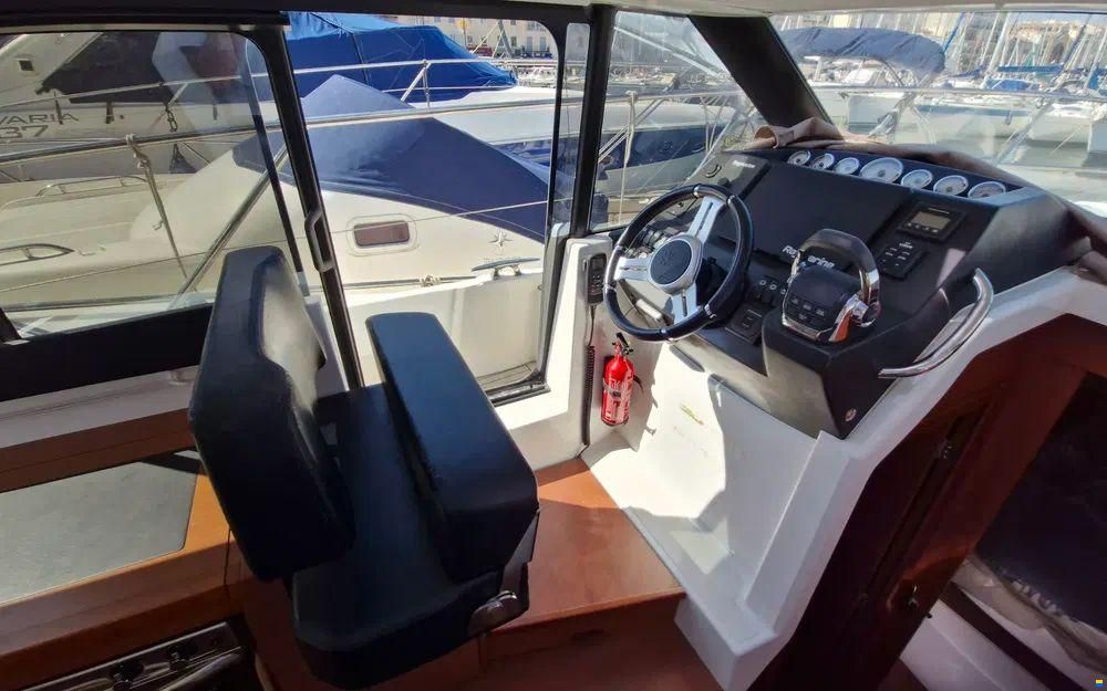 Jeanneau NC 9