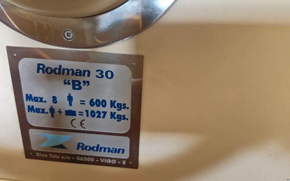 Rodman 30 Fly