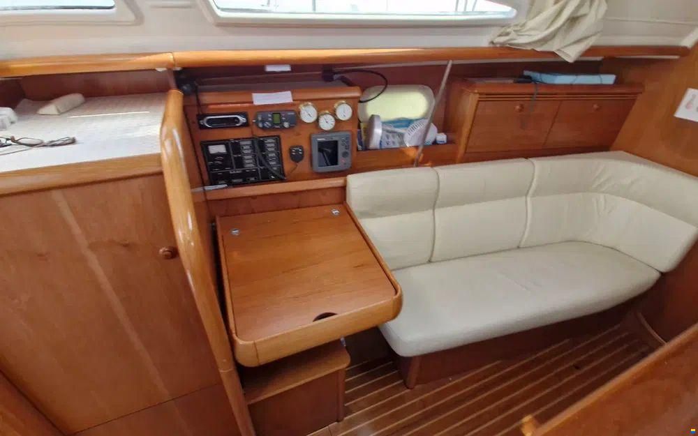 Jeanneau Sun Odyssey 35