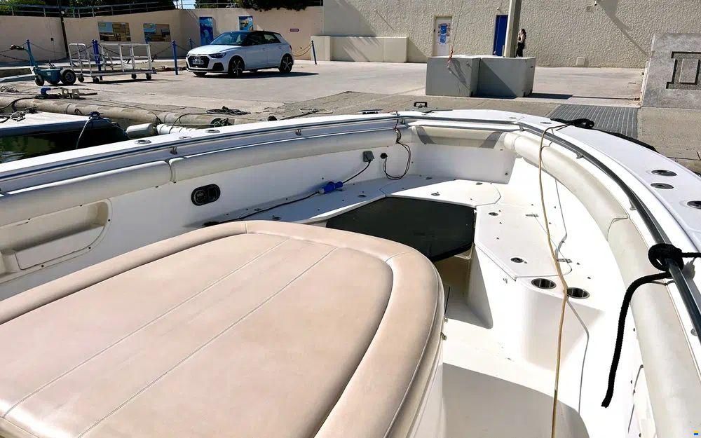 Boston Whaler 370 Outrage