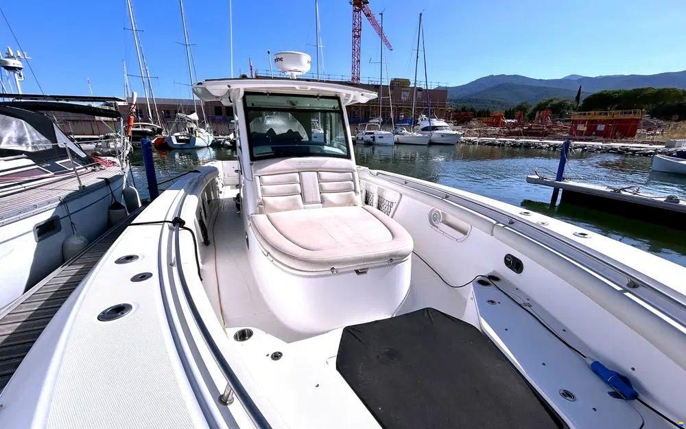 Boston Whaler 370 Outrage