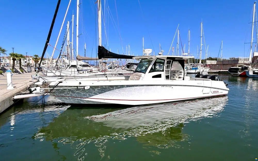 Boston Whaler 370 Outrage