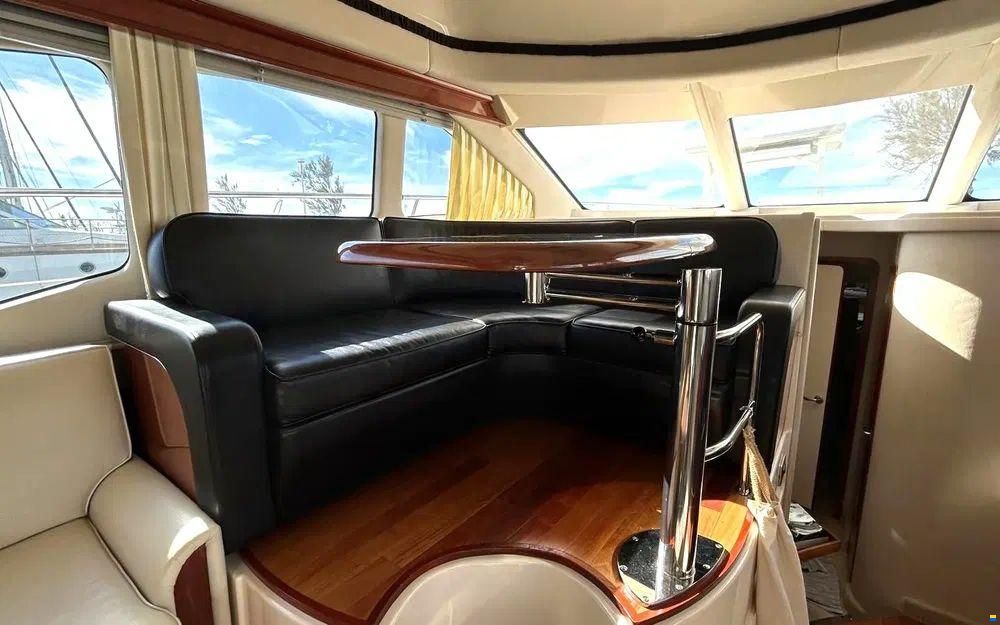 Sea Ray 455 Sedan Bridge