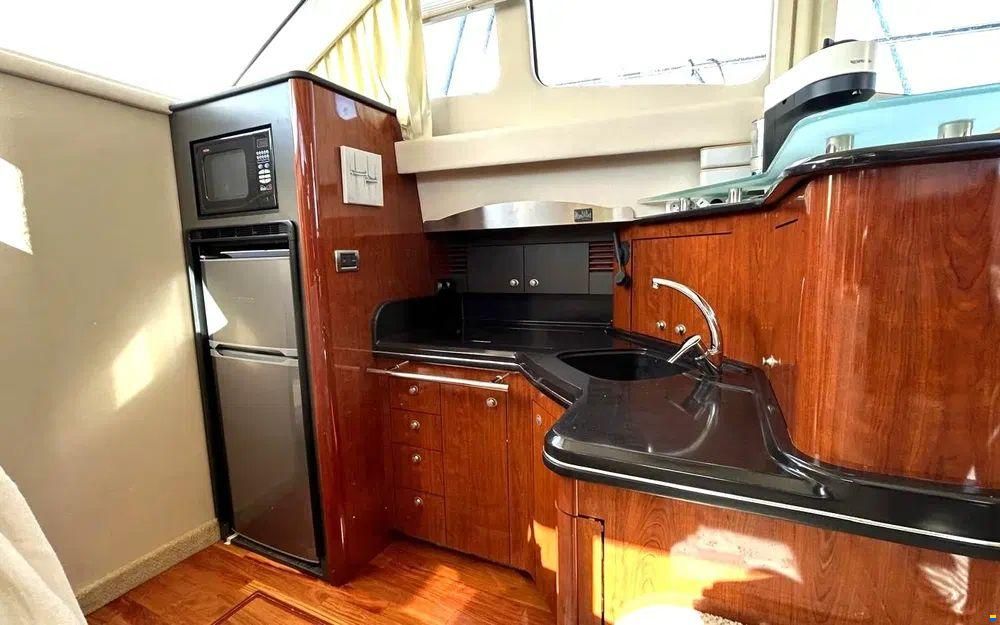 Sea Ray 455 Sedan Bridge