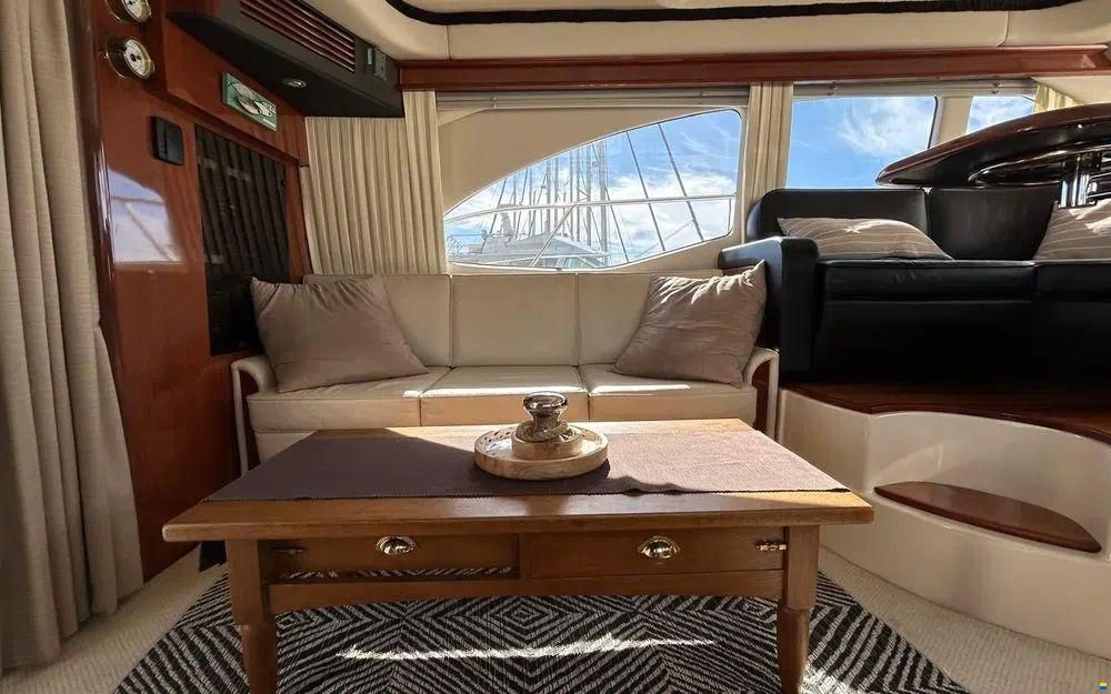 Sea Ray 455 Sedan Bridge