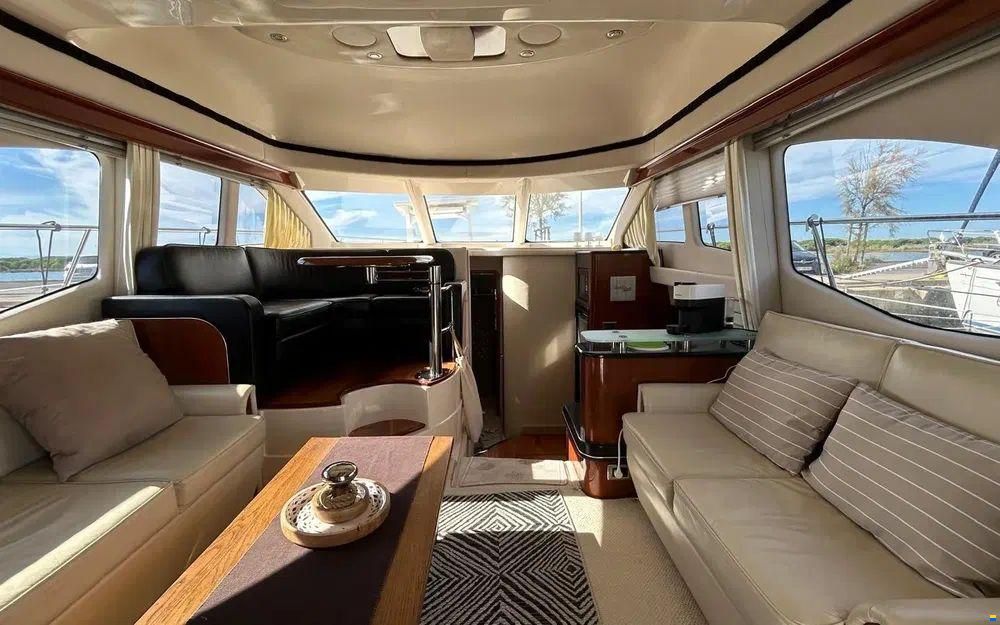 Sea Ray 455 Sedan Bridge