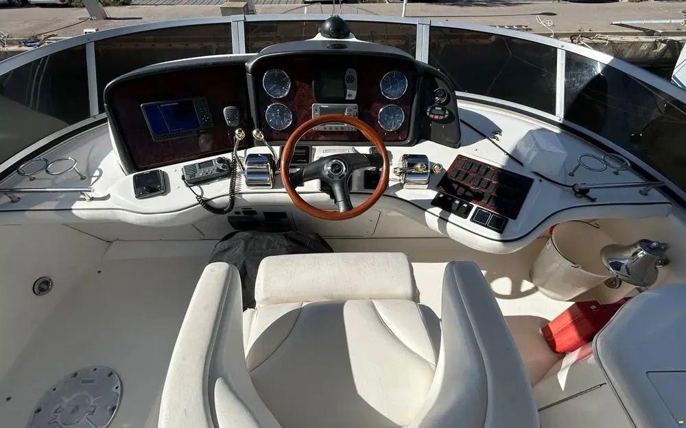 Sea Ray 455 Sedan Bridge
