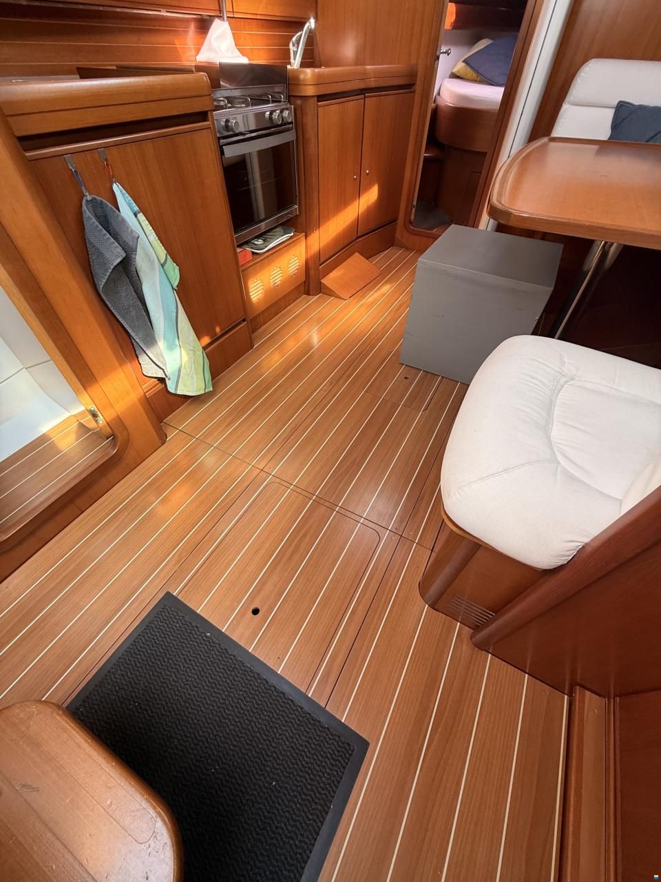 Grand Soleil 37