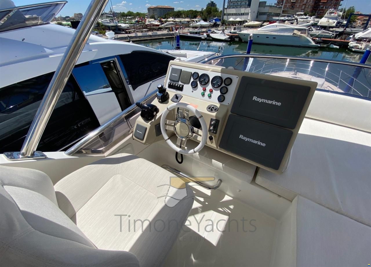 Azimut 64 fly