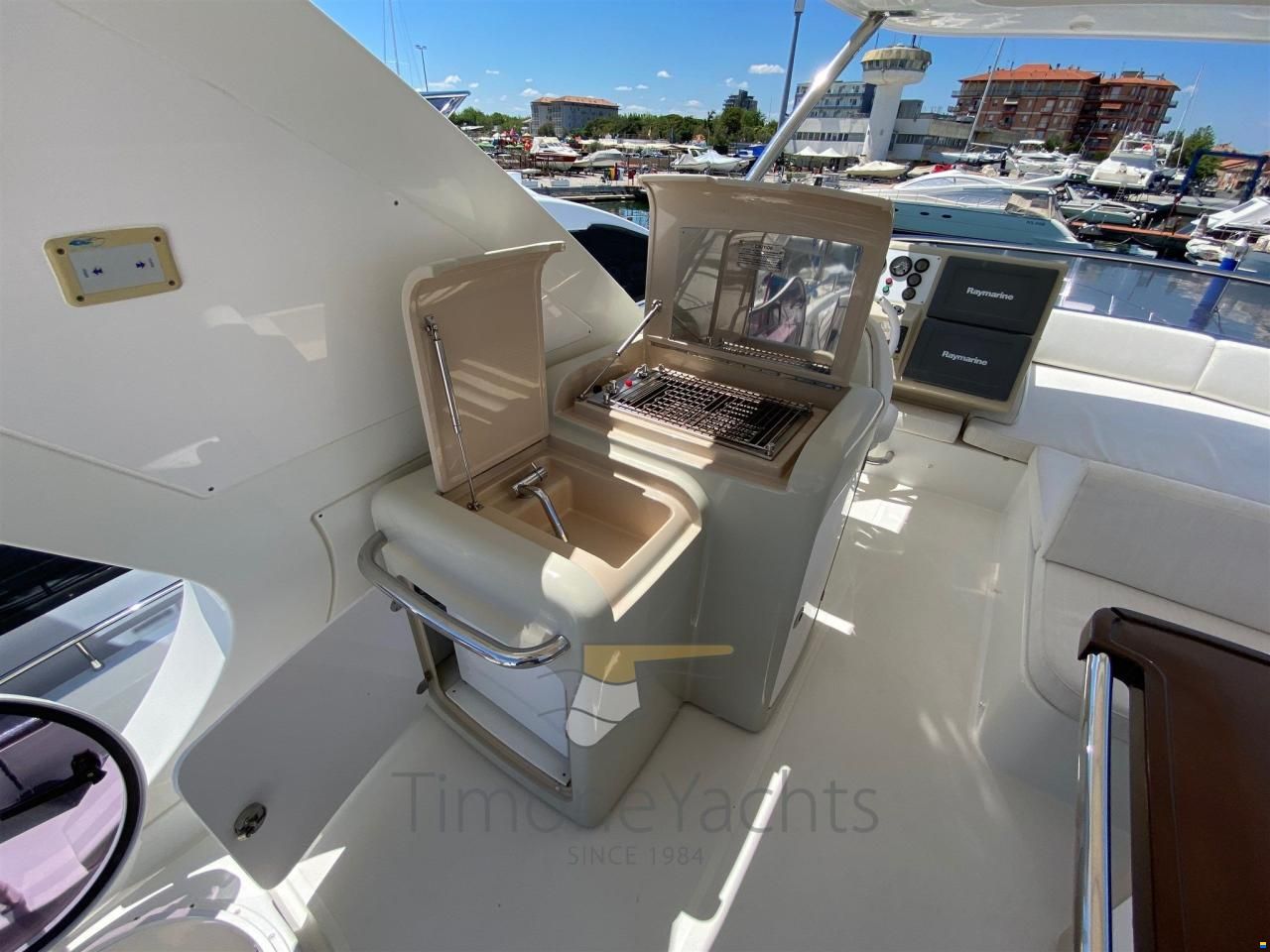 Azimut 64 fly