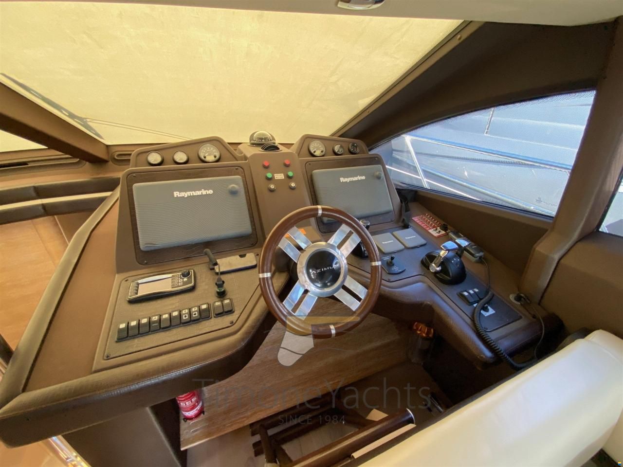 Azimut 64 fly