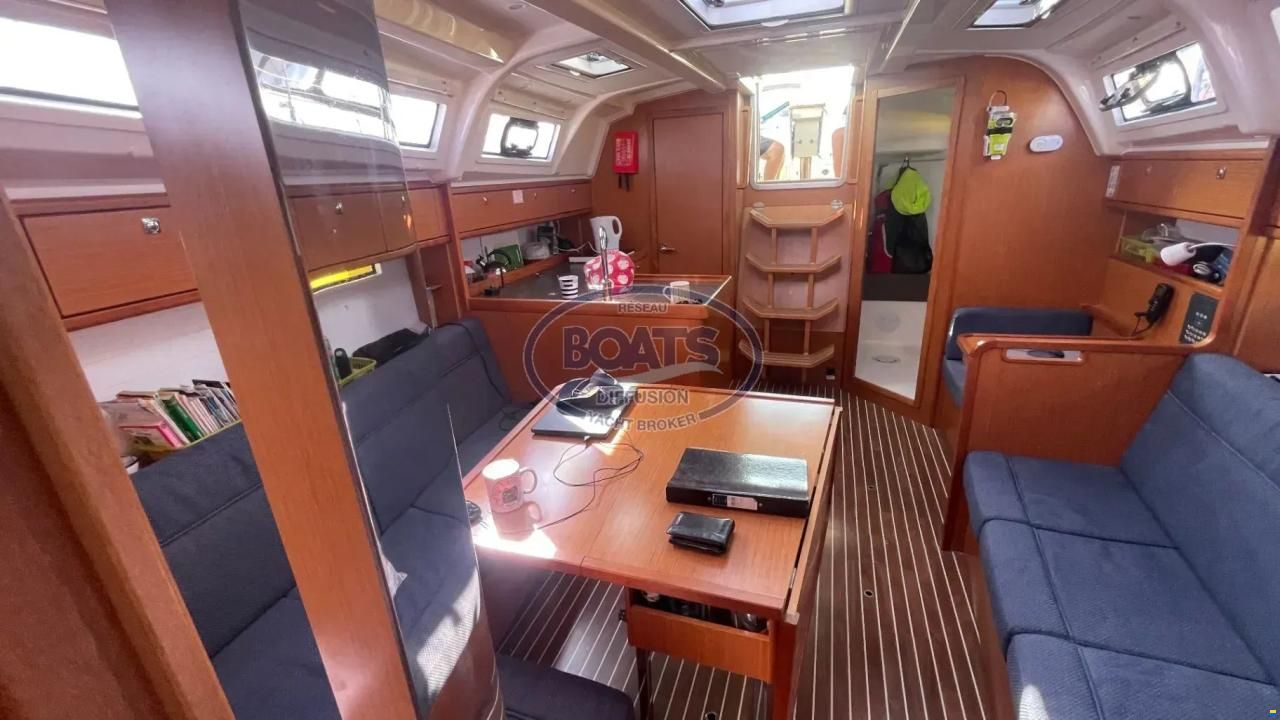 Bavaria 37 cruiser