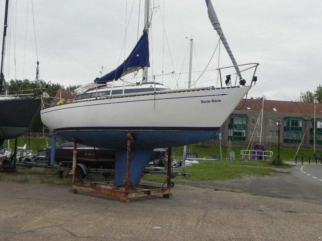 Standfast Loper 27