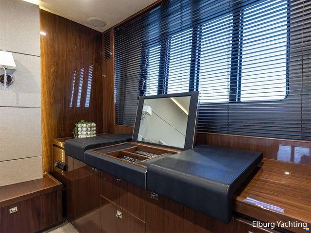 Princess V62