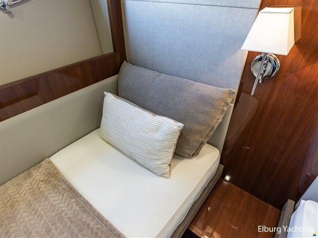 Princess V62