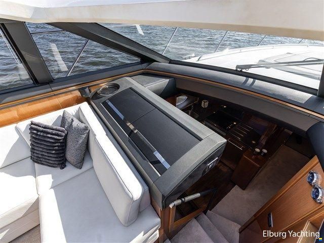 Princess V62