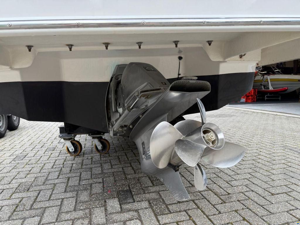 Regal 2500 Bowrider