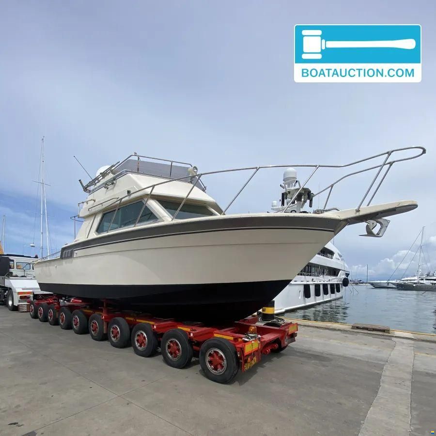 Hatteras 32 Sport Fly