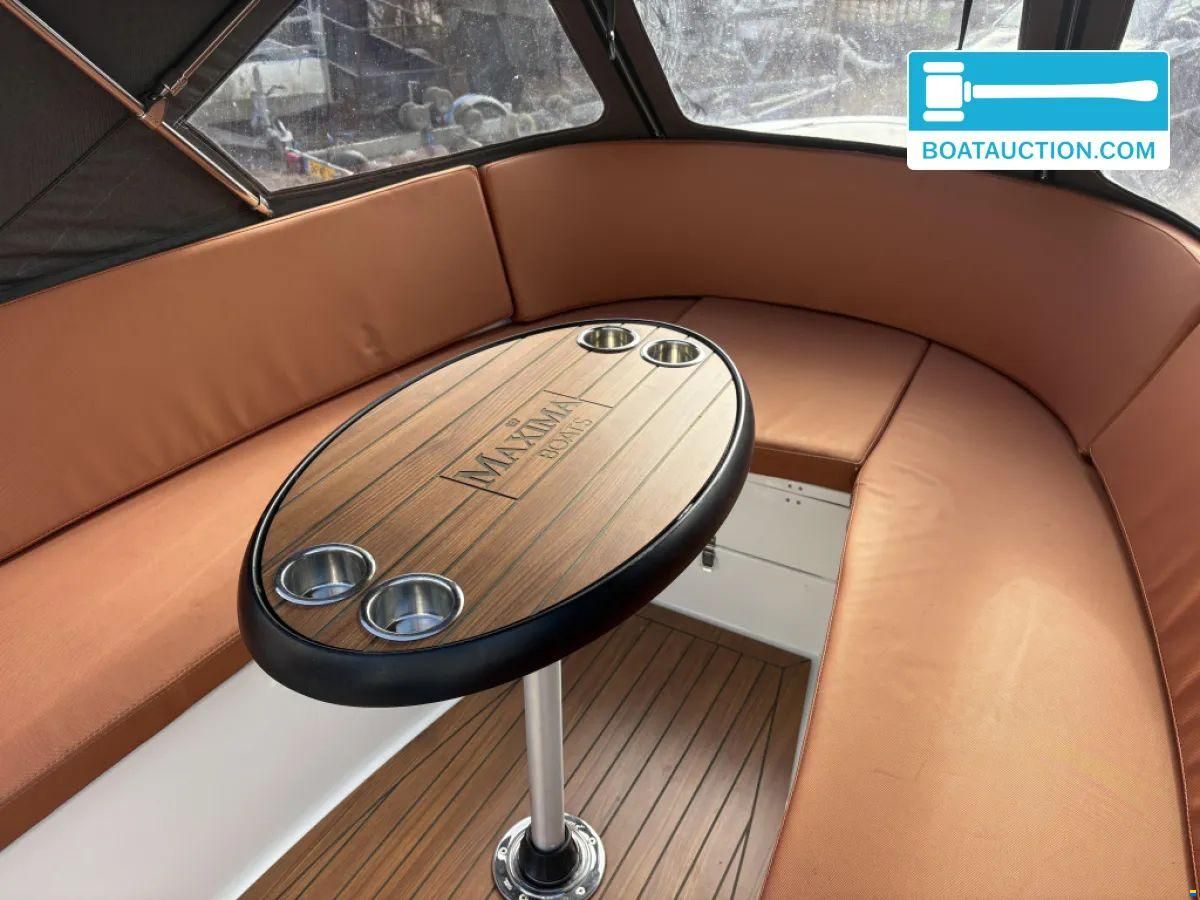 Maxima 600 Tender