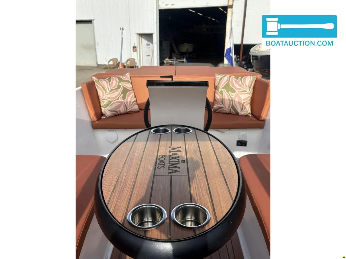 Maxima 600 Tender