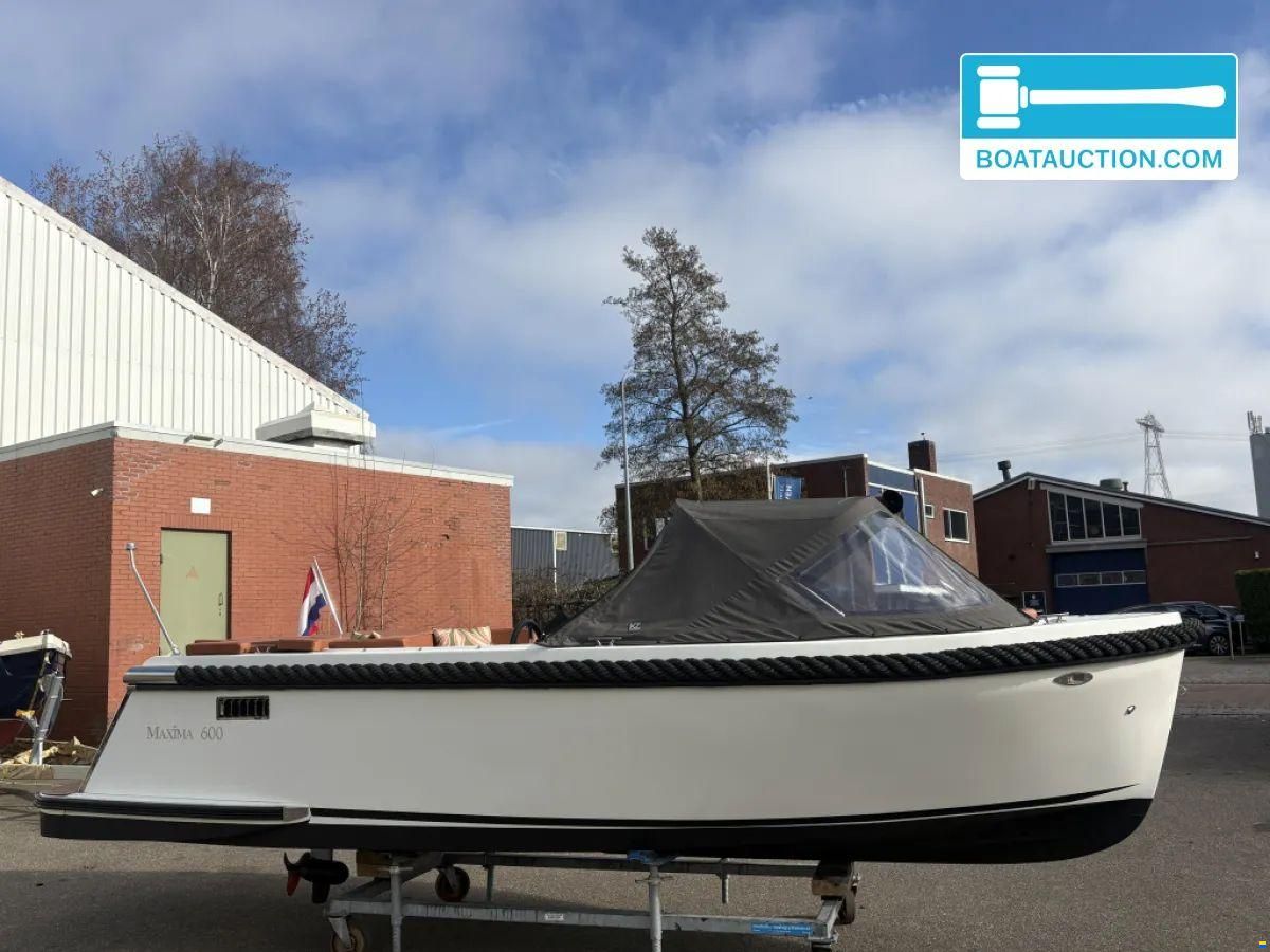 Maxima 600 Tender