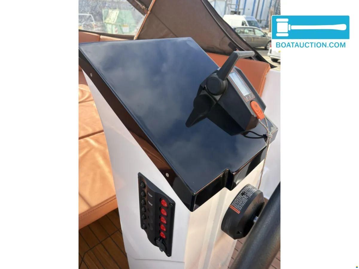 Maxima 600 Tender
