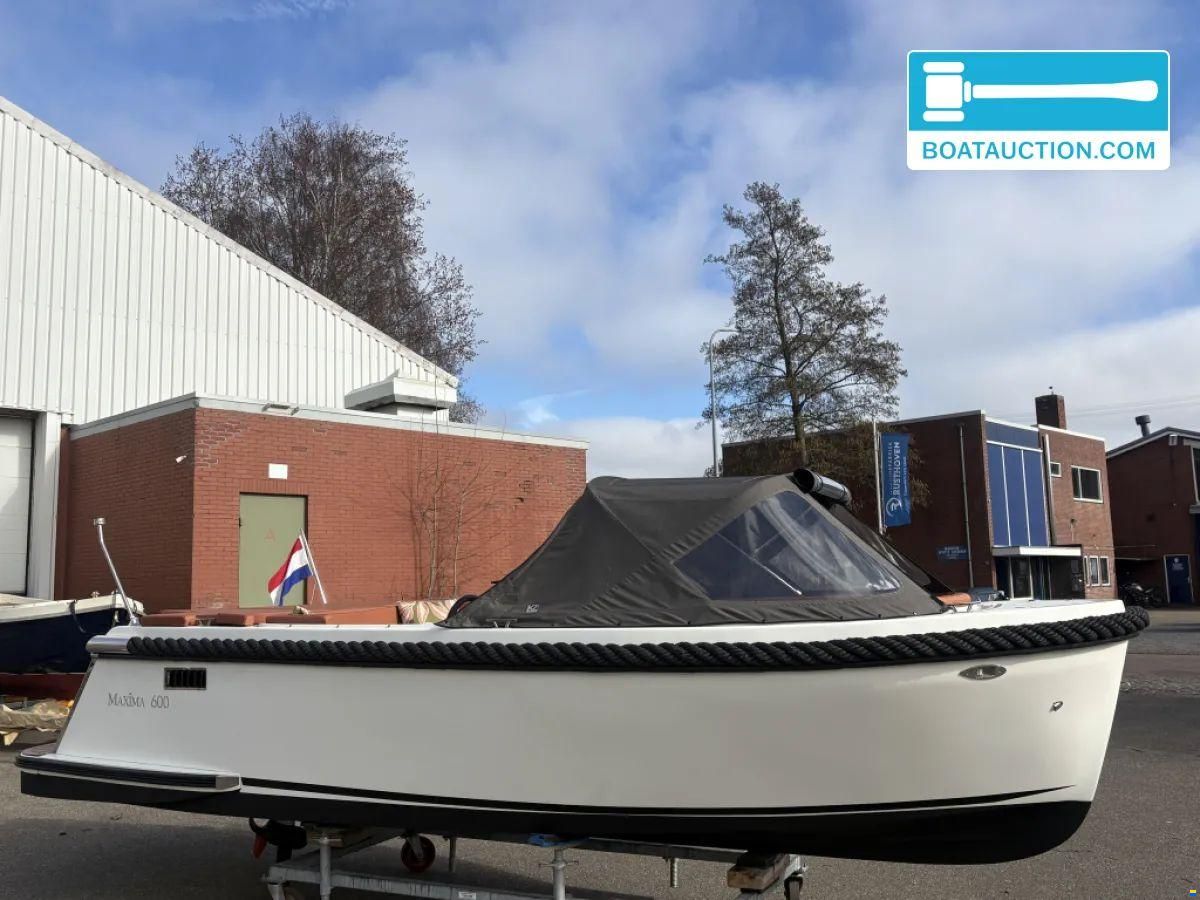 Maxima 600 Tender