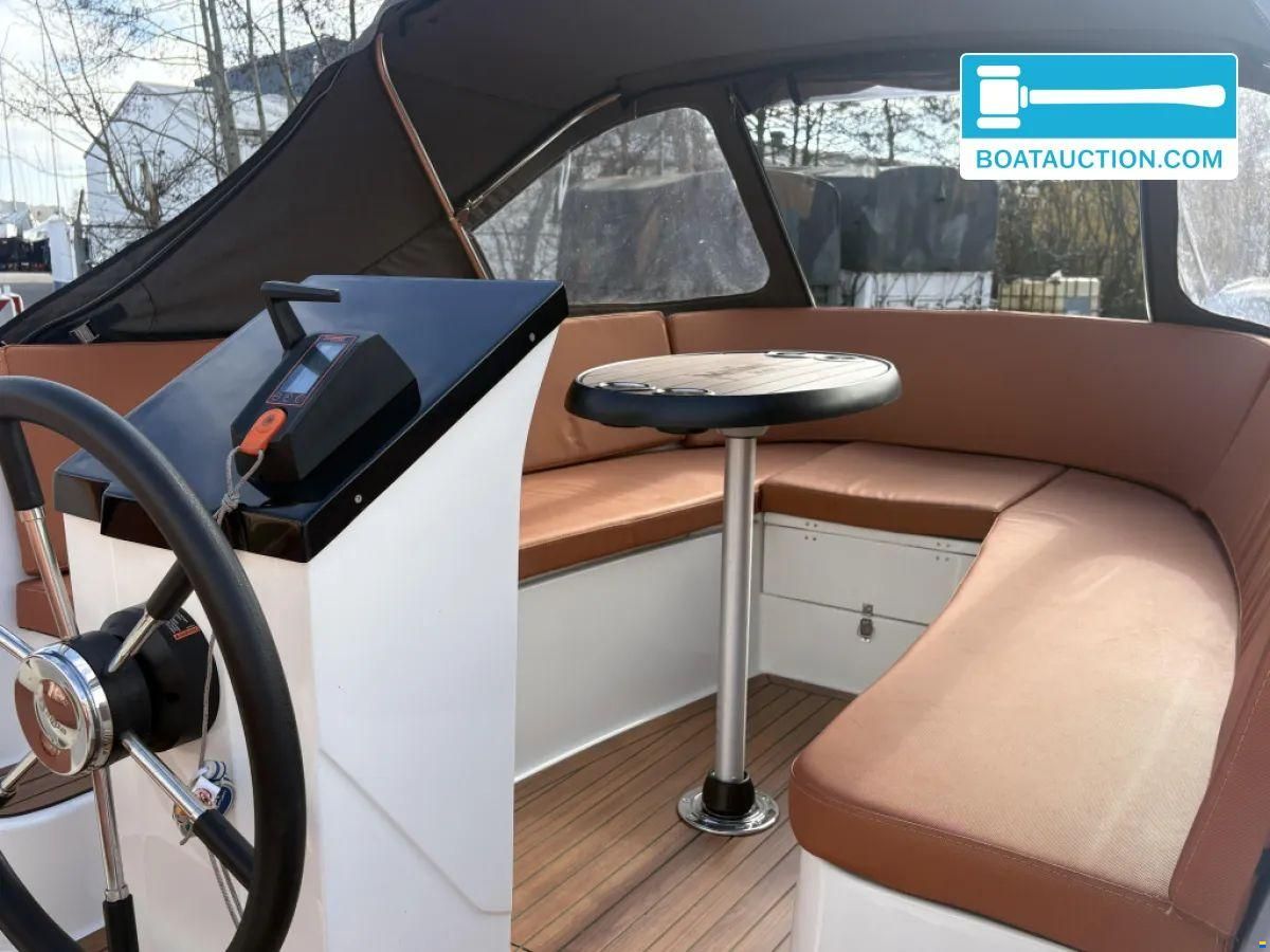 Maxima 600 Tender